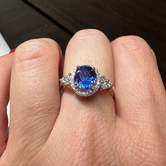 STUNNING 2.23ct sapphire with .28ctw diamonds, set in 18k white gold ring!! - Picture 11 of 17